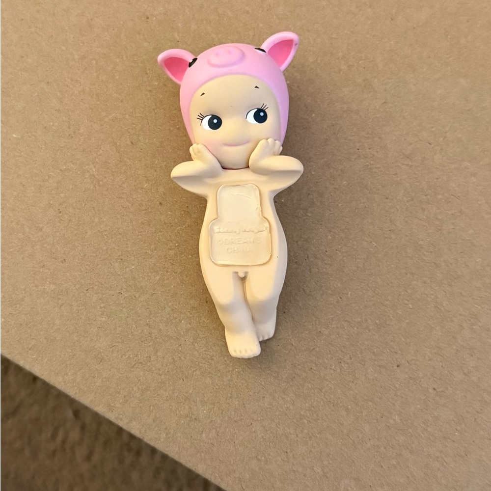 AUTHENTIC Sonny Angel Pig Hipper